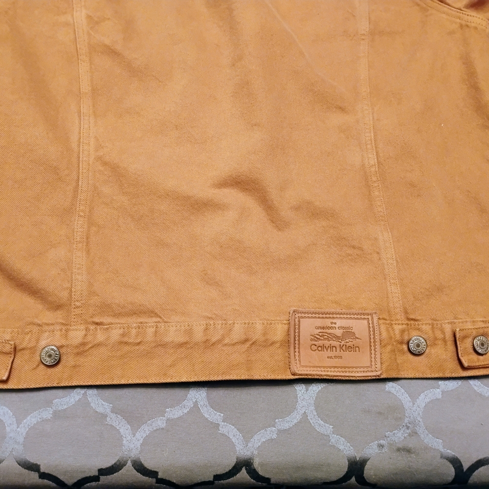 Calvin Klein Vintage Button-Front Trucker Jacket in Orange / Brown - Picture 5 of 7